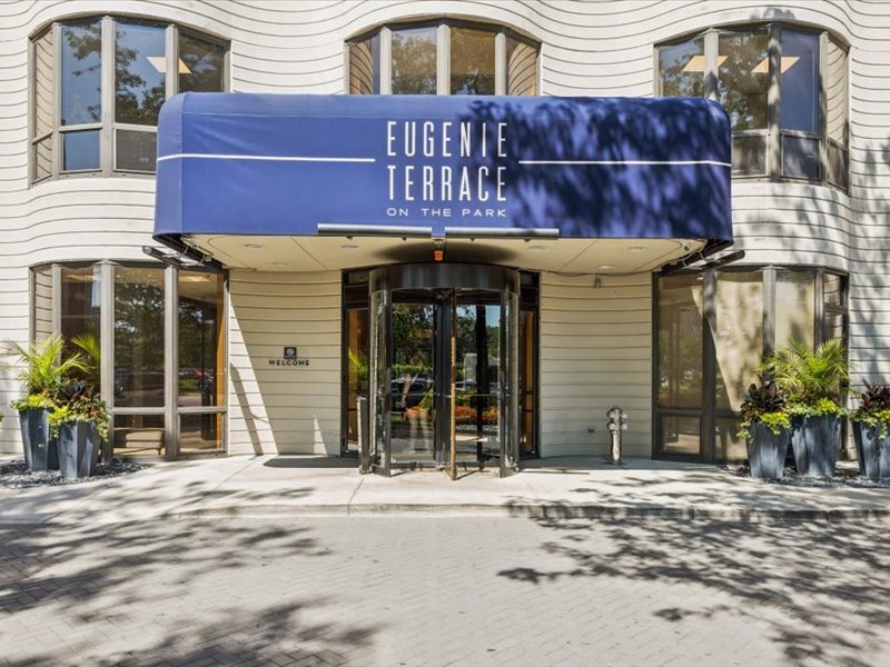 1730 N CLARK Street Unit: 101