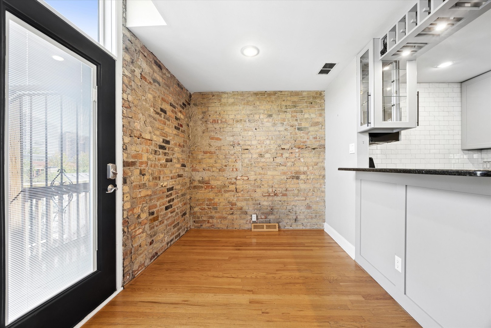 540 W Belden Avenue Unit: 3B