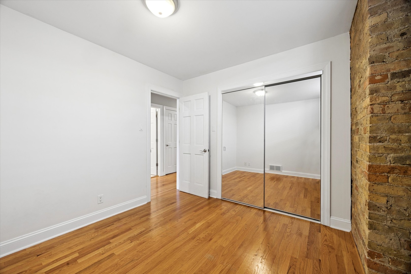 540 W Belden Avenue Unit: 3B