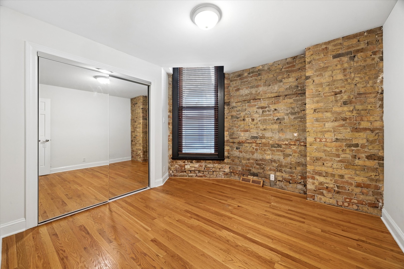 540 W Belden Avenue Unit: 3B