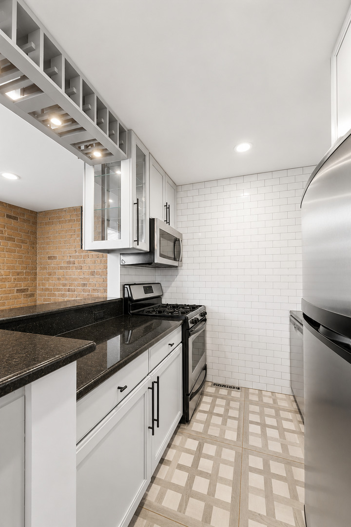 540 W Belden Avenue Unit: 3B