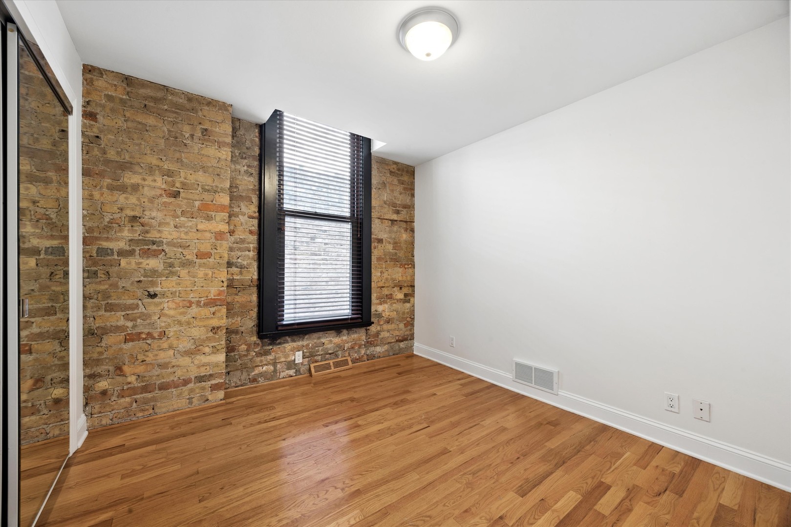 540 W Belden Avenue Unit: 3B
