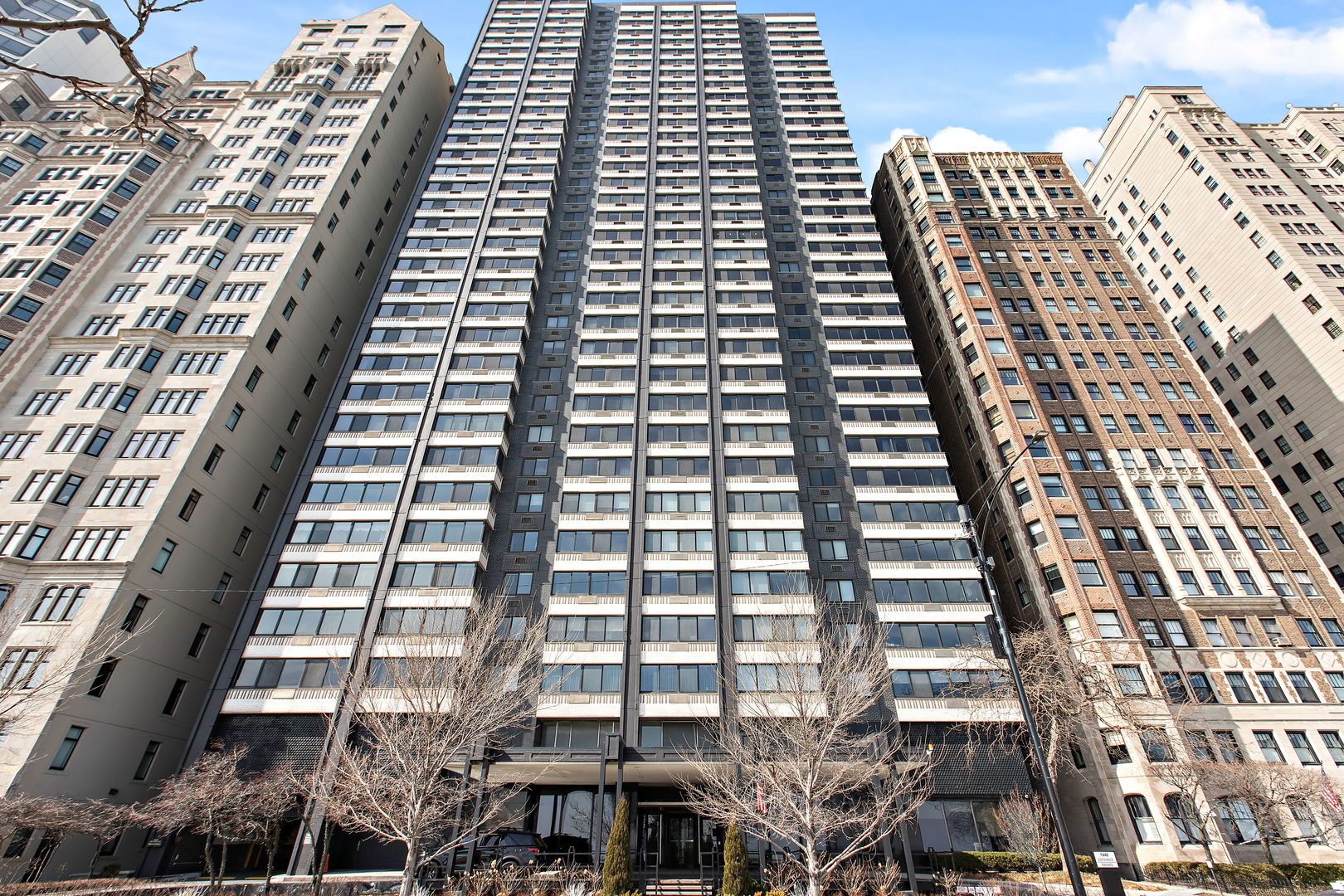 1440 N Lake Shore Drive Unit: 18G