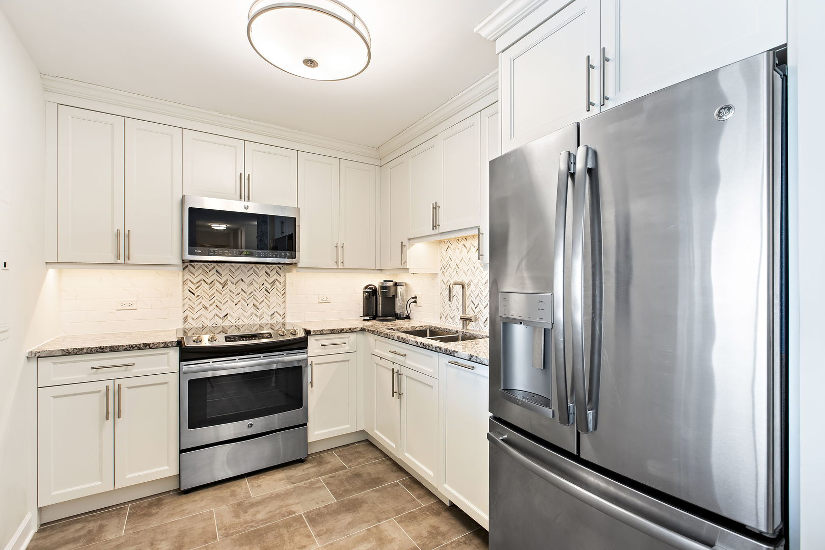 1440 N Lake Shore Drive Unit: 18G