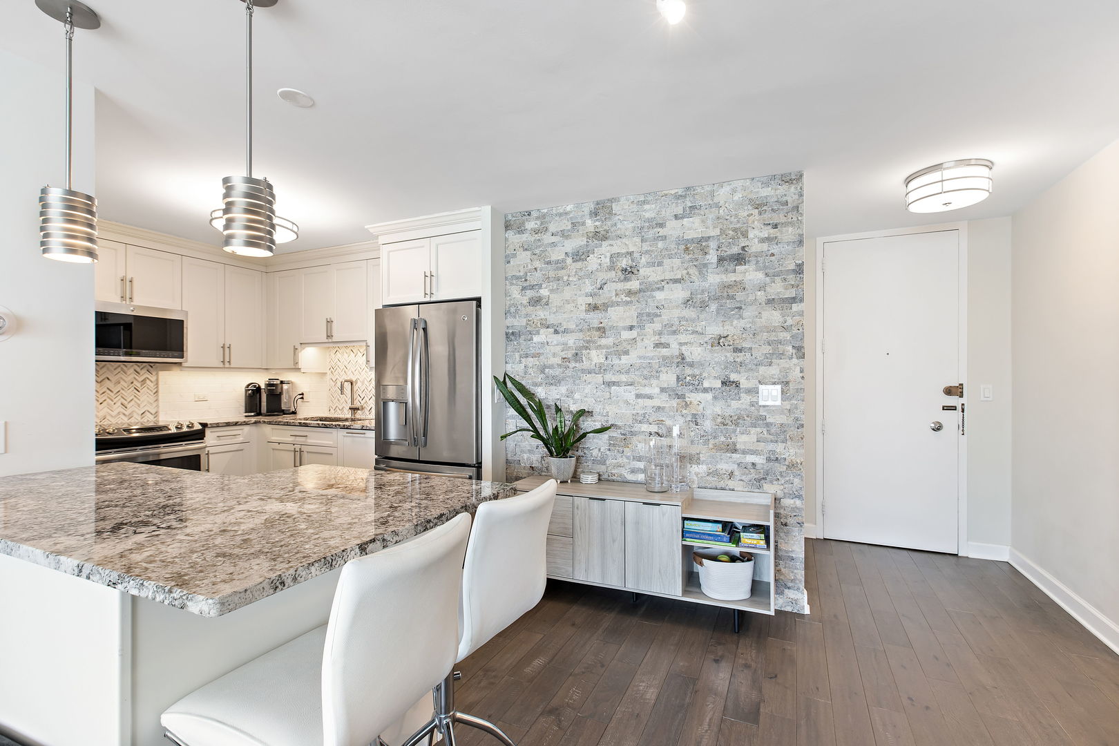 1440 N Lake Shore Drive Unit: 18G