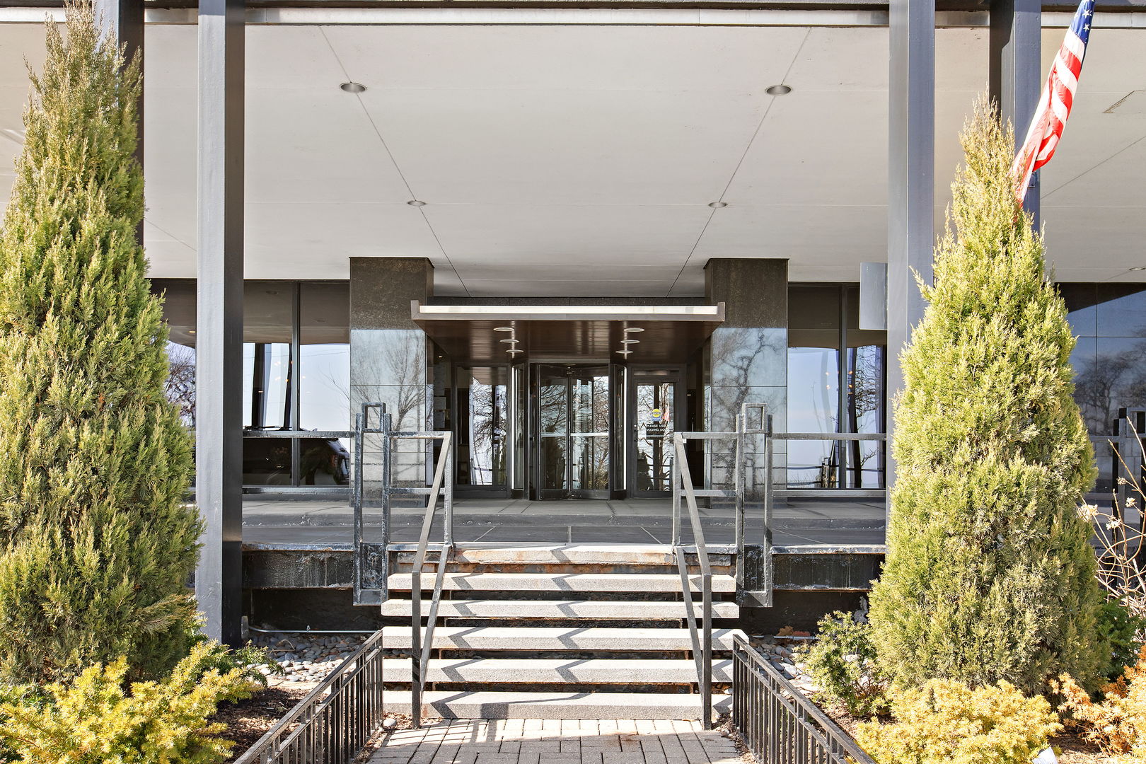 1440 N Lake Shore Drive Unit: 18G