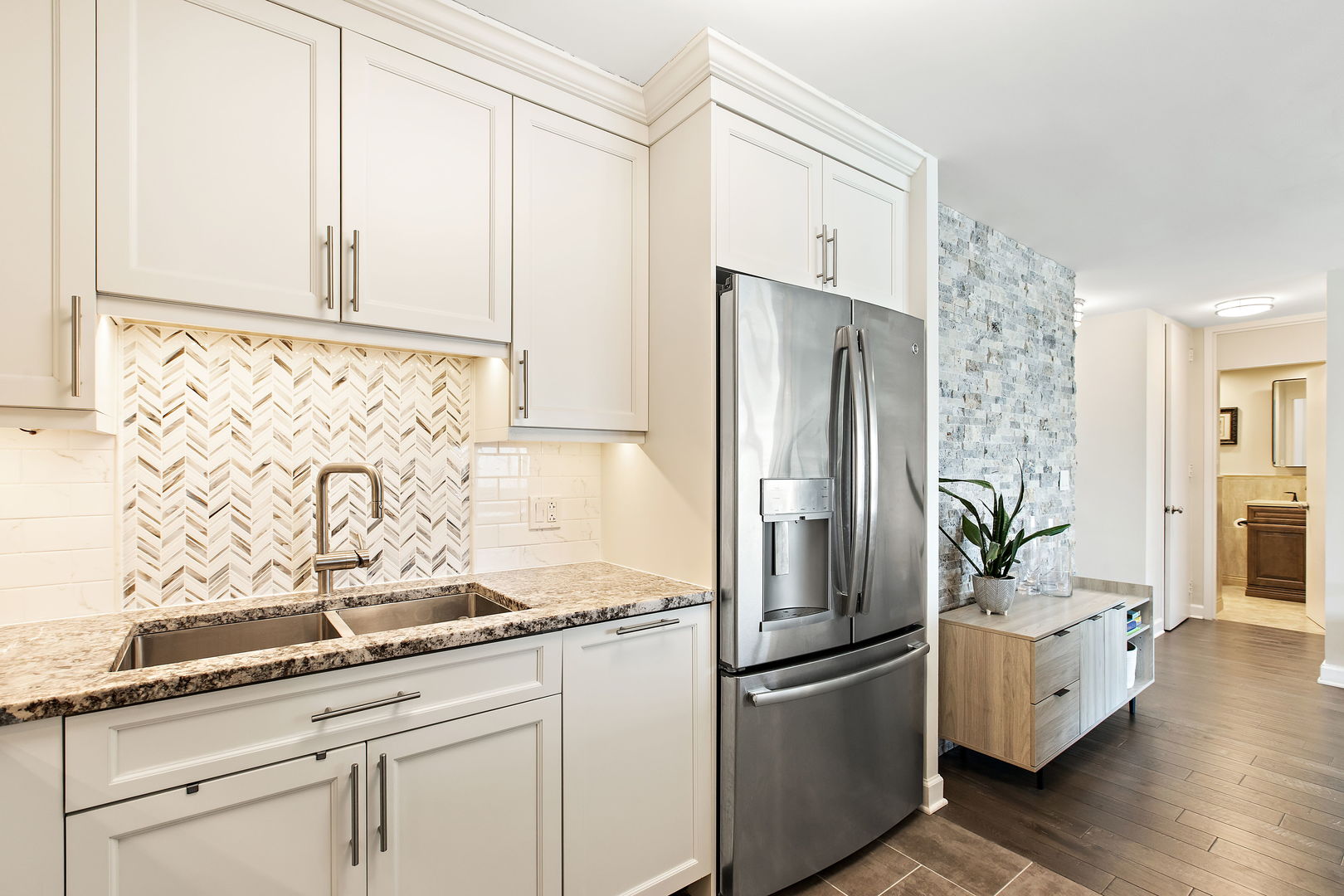 1440 N Lake Shore Drive Unit: 18G