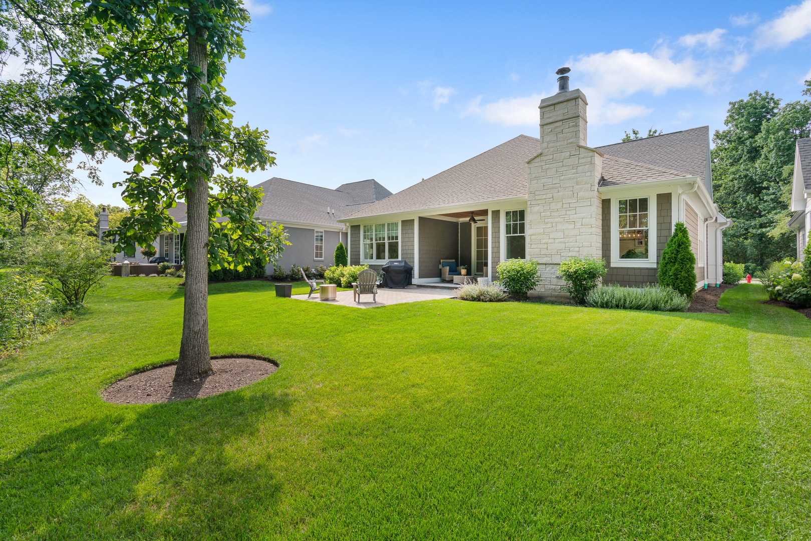 1925 Amberley Court