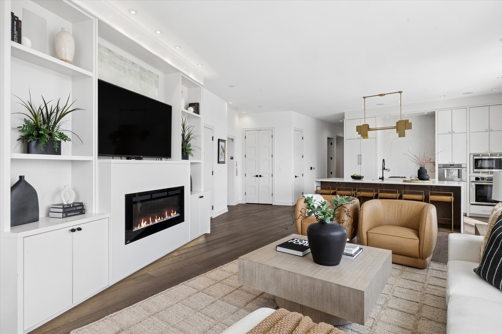 2800 N LINCOLN Avenue Unit: 4N