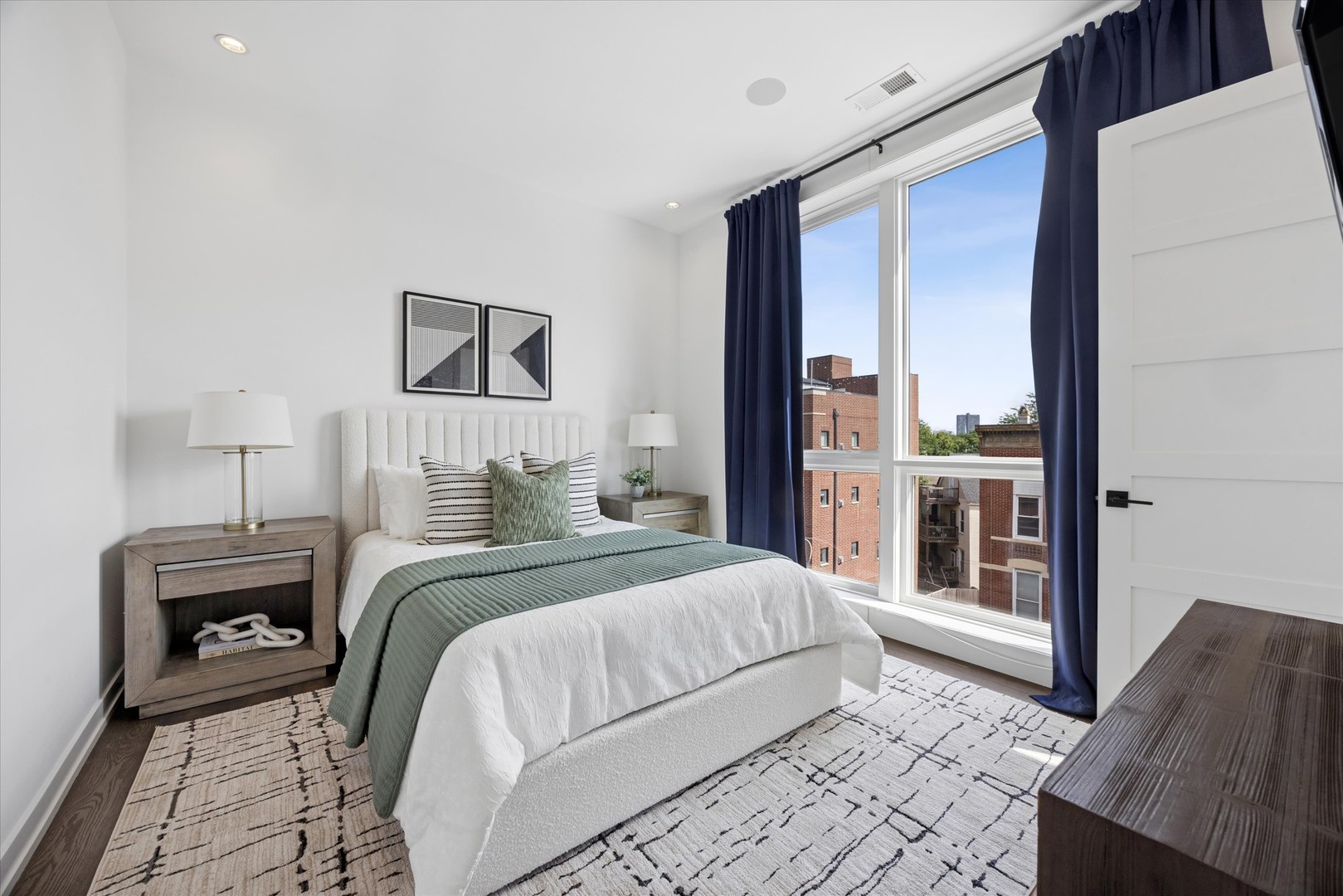 2800 N LINCOLN Avenue Unit: 4N