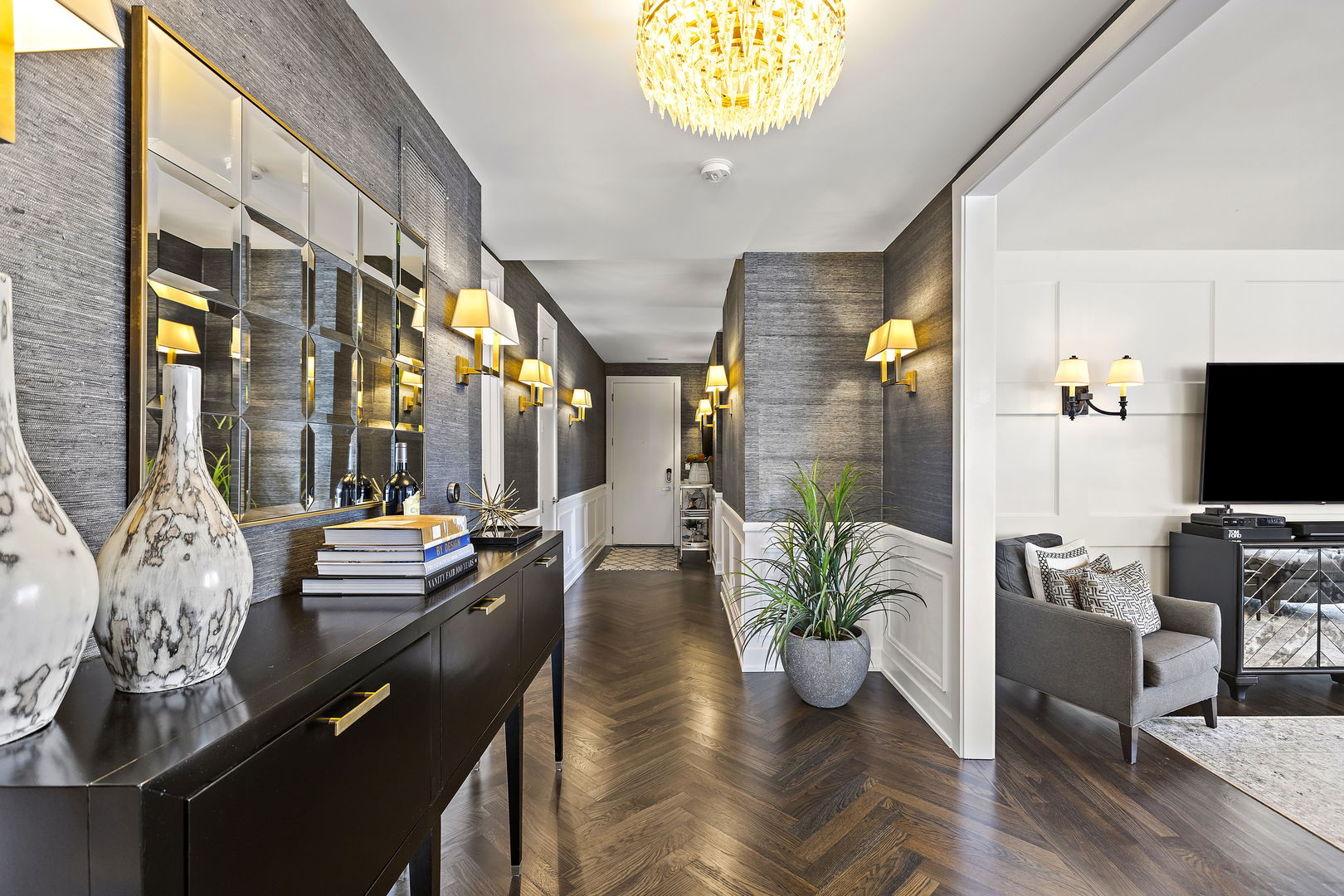 1625 N Burling Street Unit: 304
