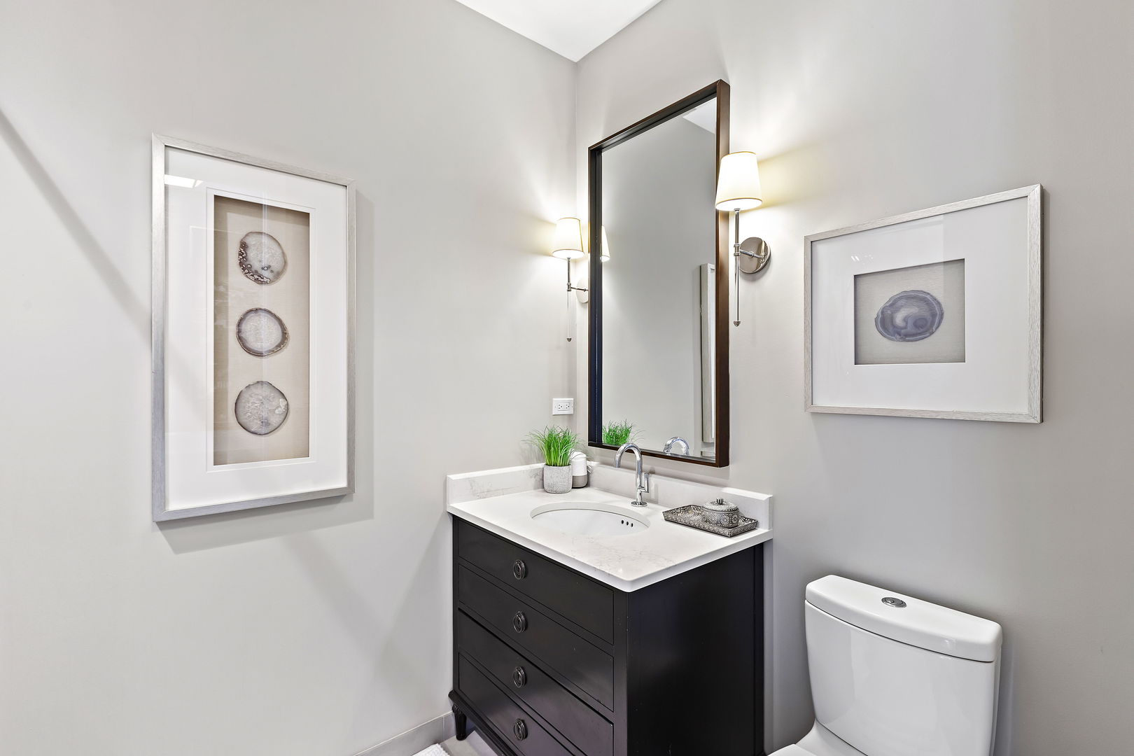 1625 N Burling Street Unit: 304