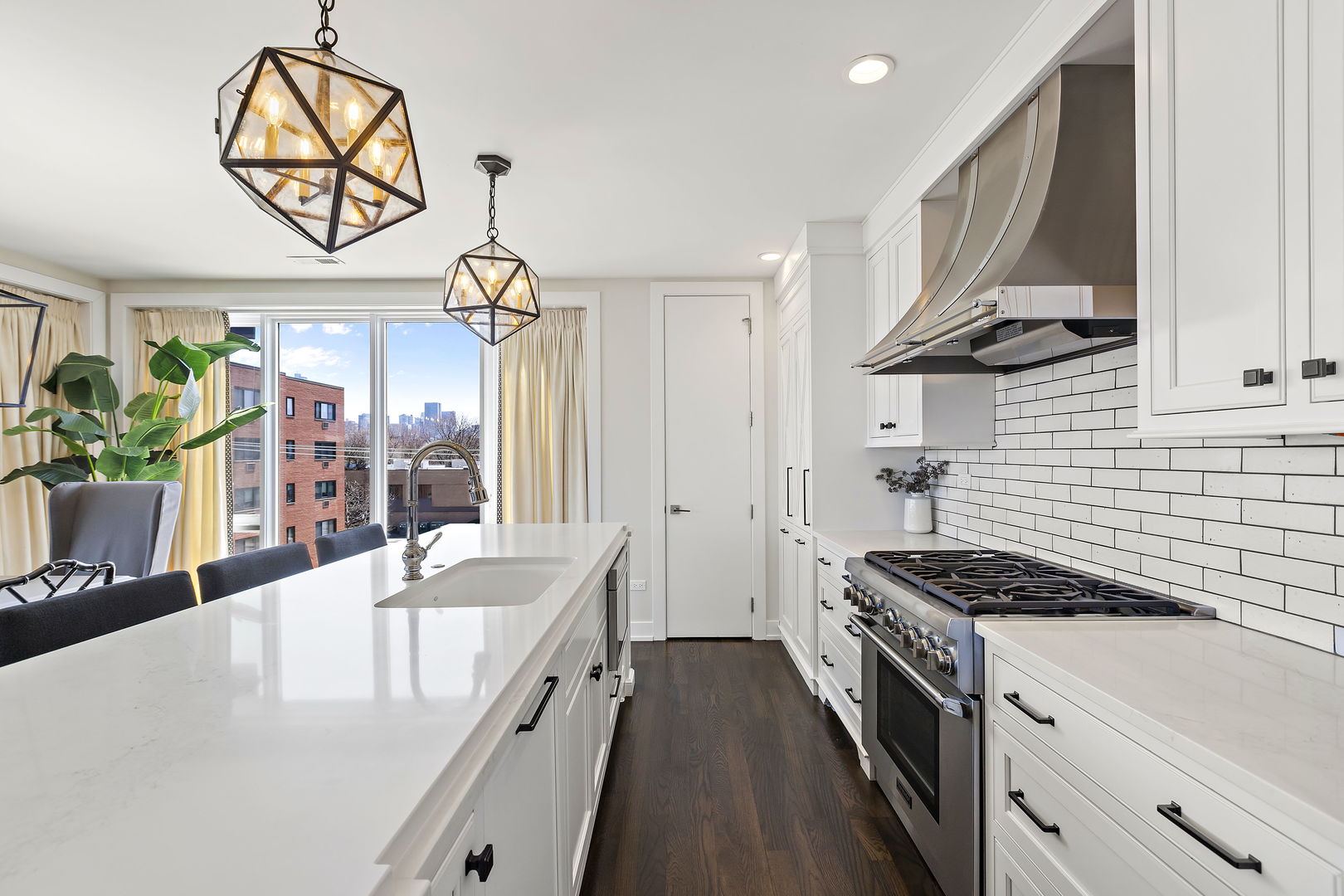 1625 N Burling Street Unit: 304