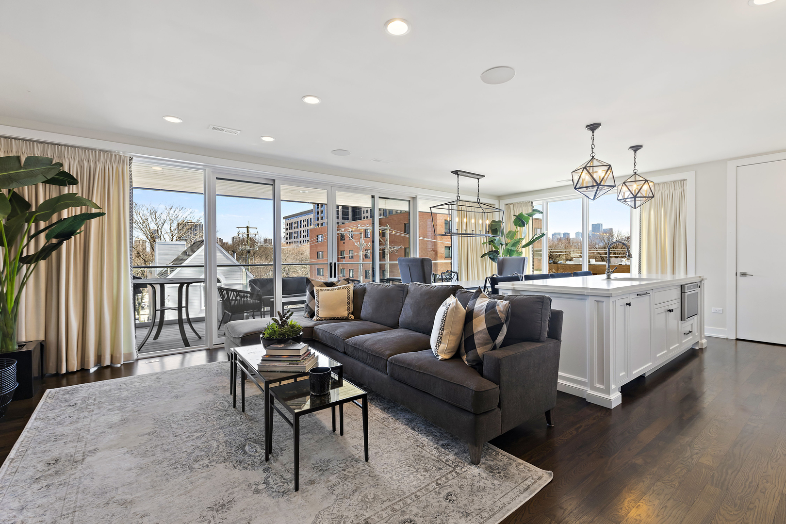 1625 N Burling Street Unit: 304