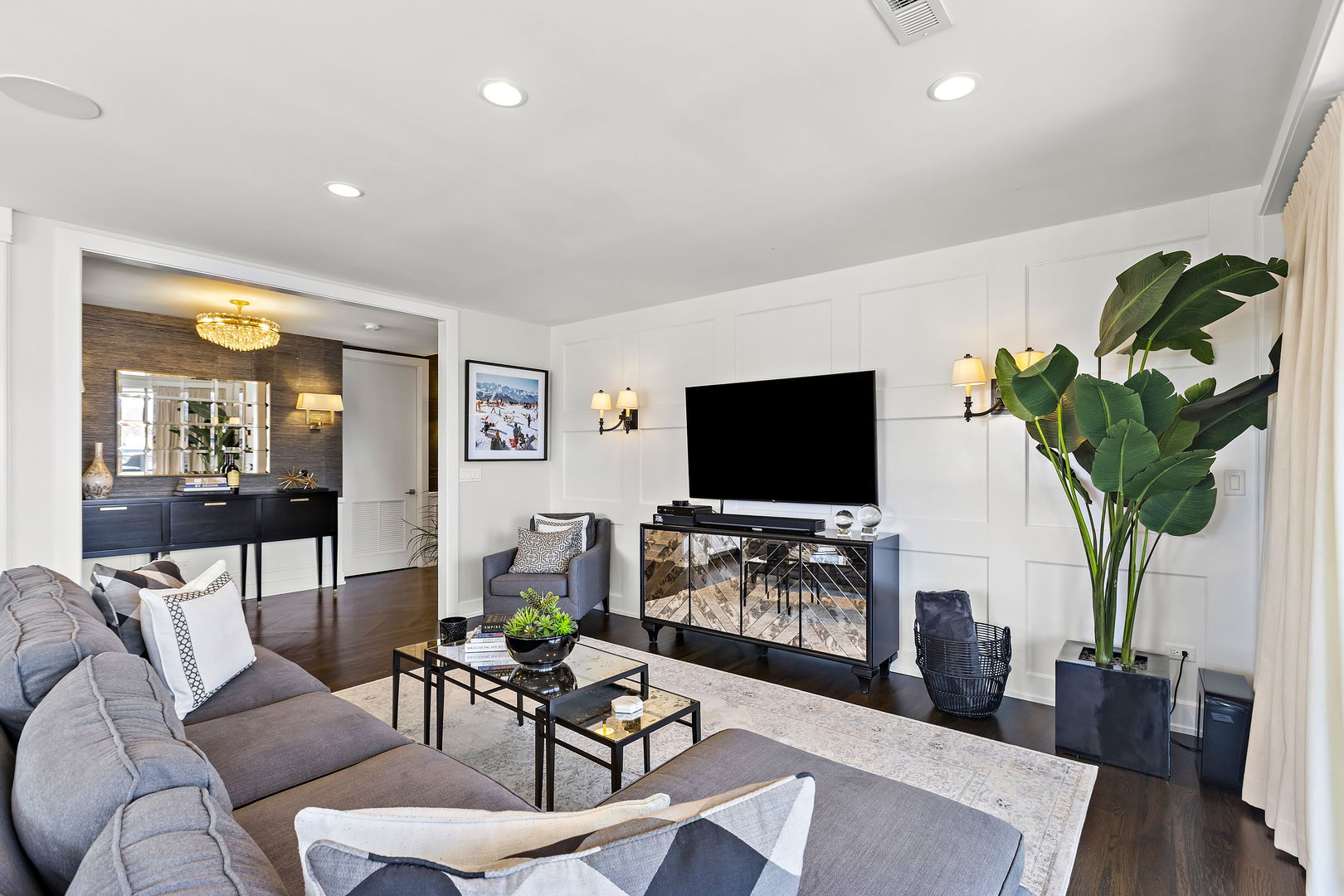 1625 N Burling Street Unit: 304