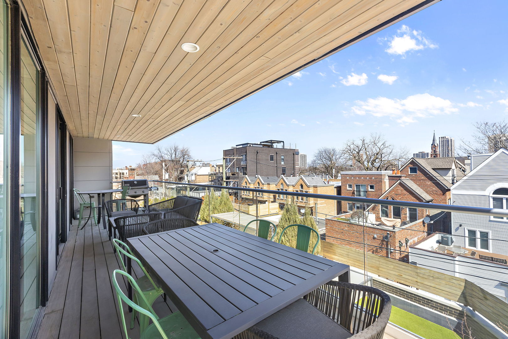 1625 N Burling Street Unit: 304