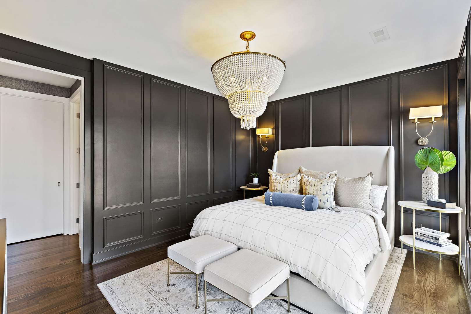 1625 N Burling Street Unit: 304