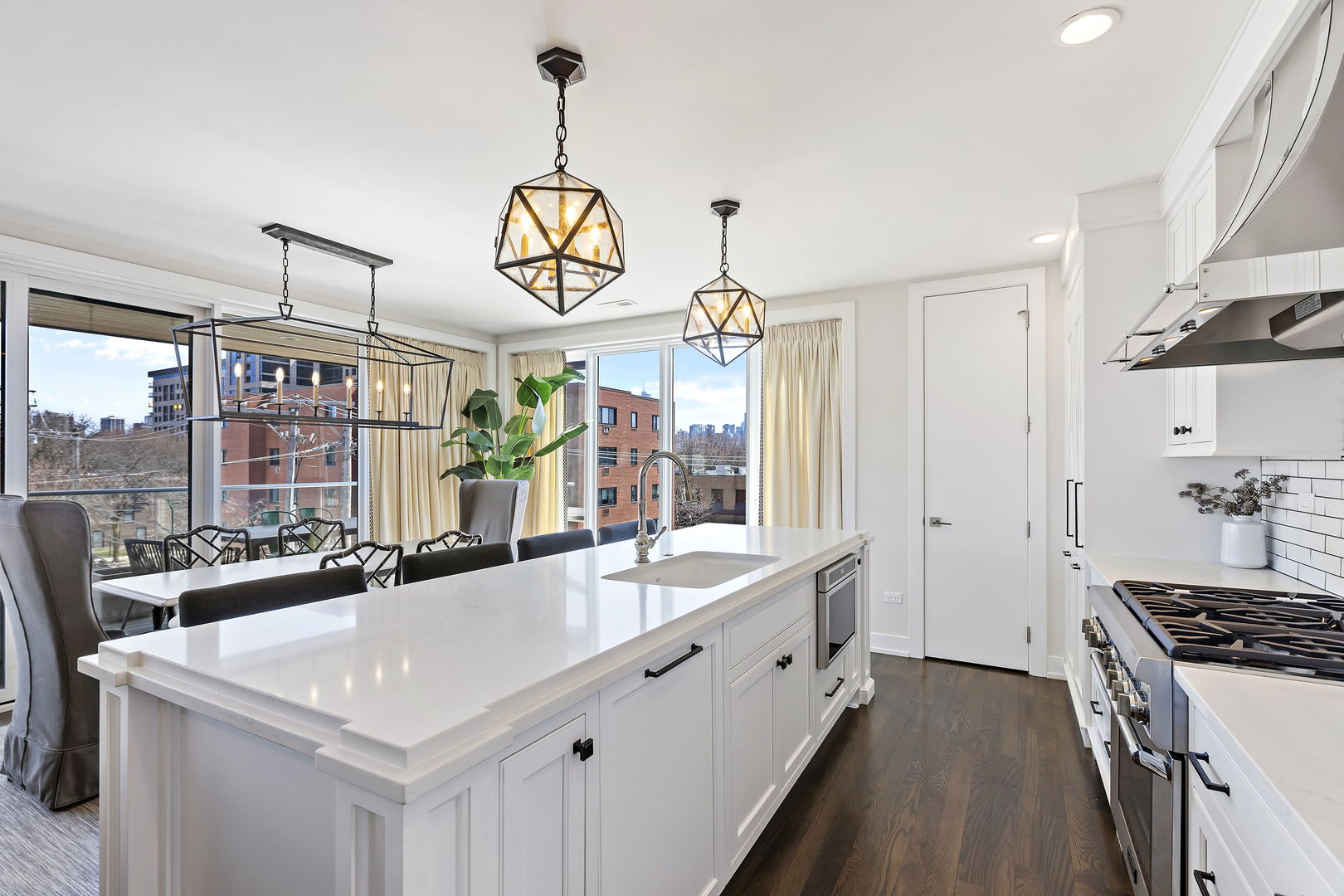 1625 N Burling Street Unit: 304