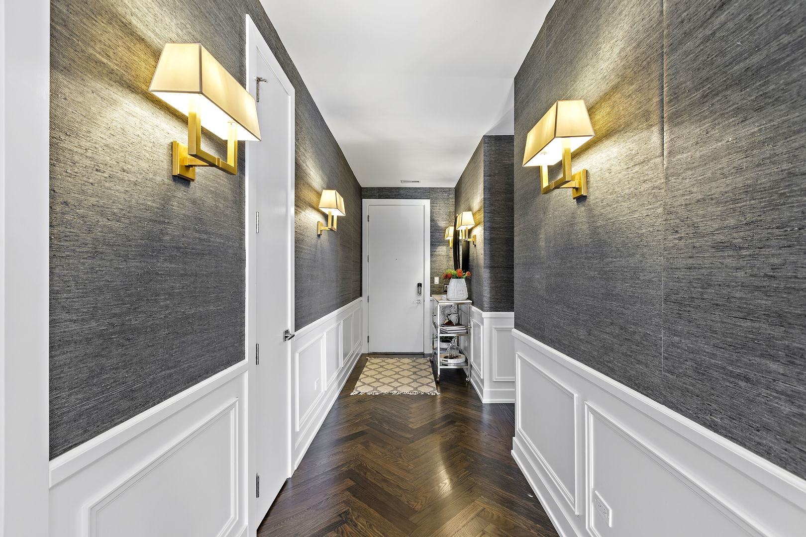 1625 N Burling Street Unit: 304