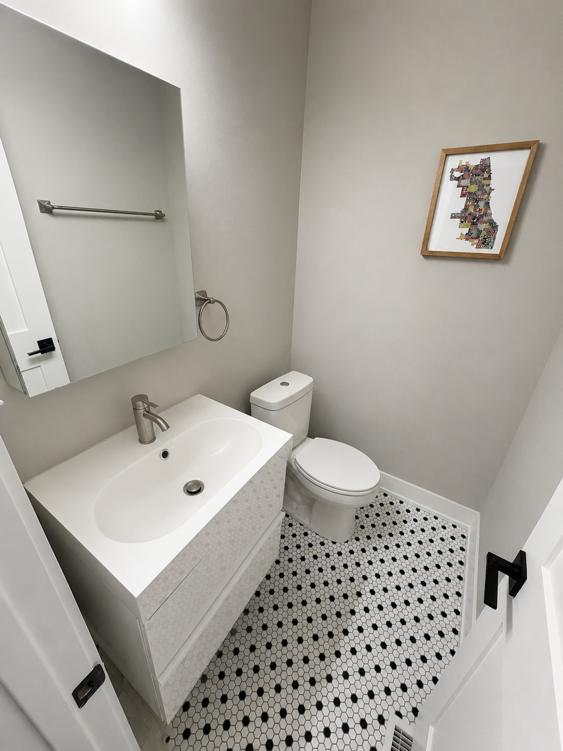 2149 N Racine Avenue Unit: 1