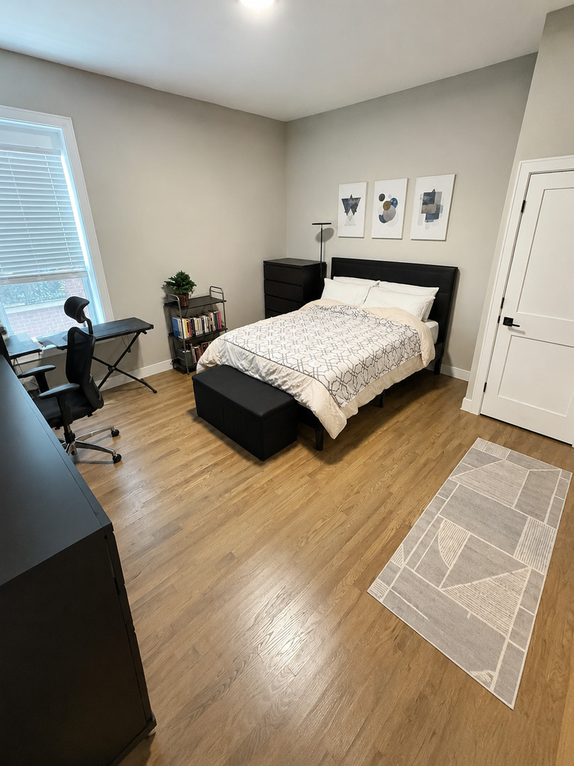 2149 N Racine Avenue Unit: 1