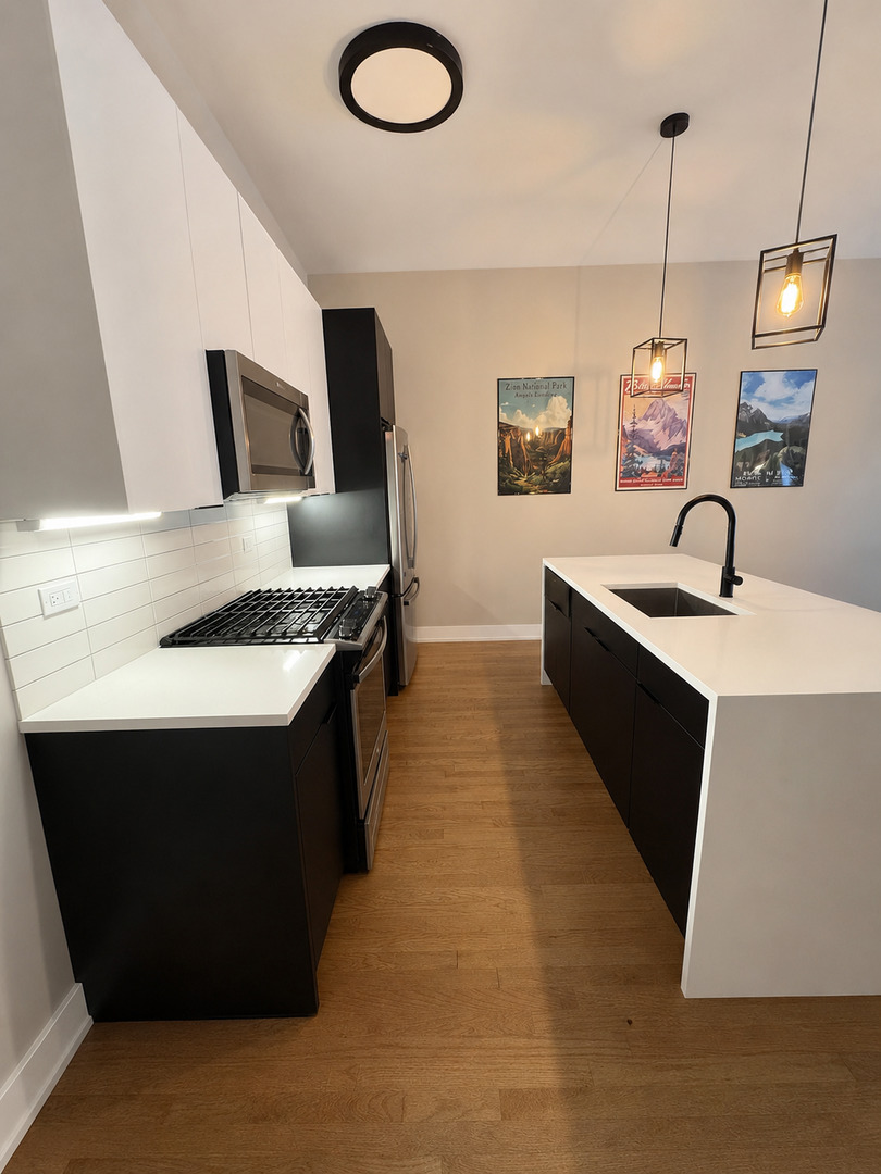 2149 N Racine Avenue Unit: 1