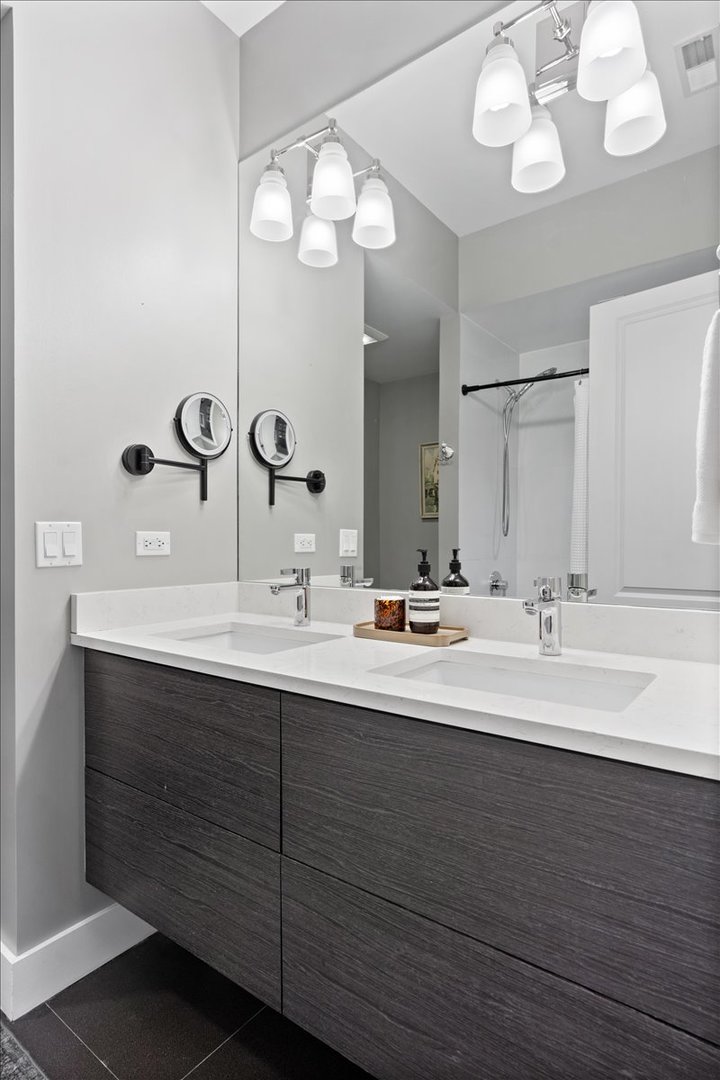 2922 N SHEFFIELD Avenue Unit: 1