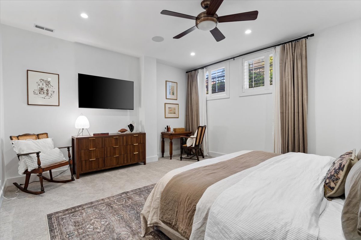 2922 N SHEFFIELD Avenue Unit: 1