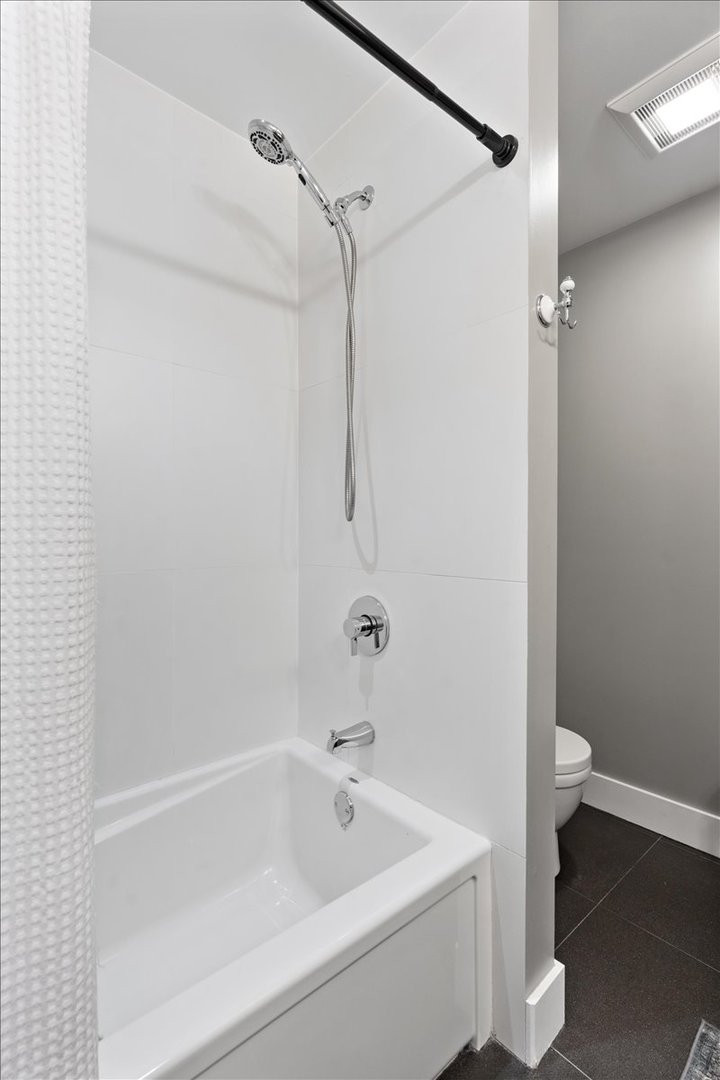 2922 N SHEFFIELD Avenue Unit: 1