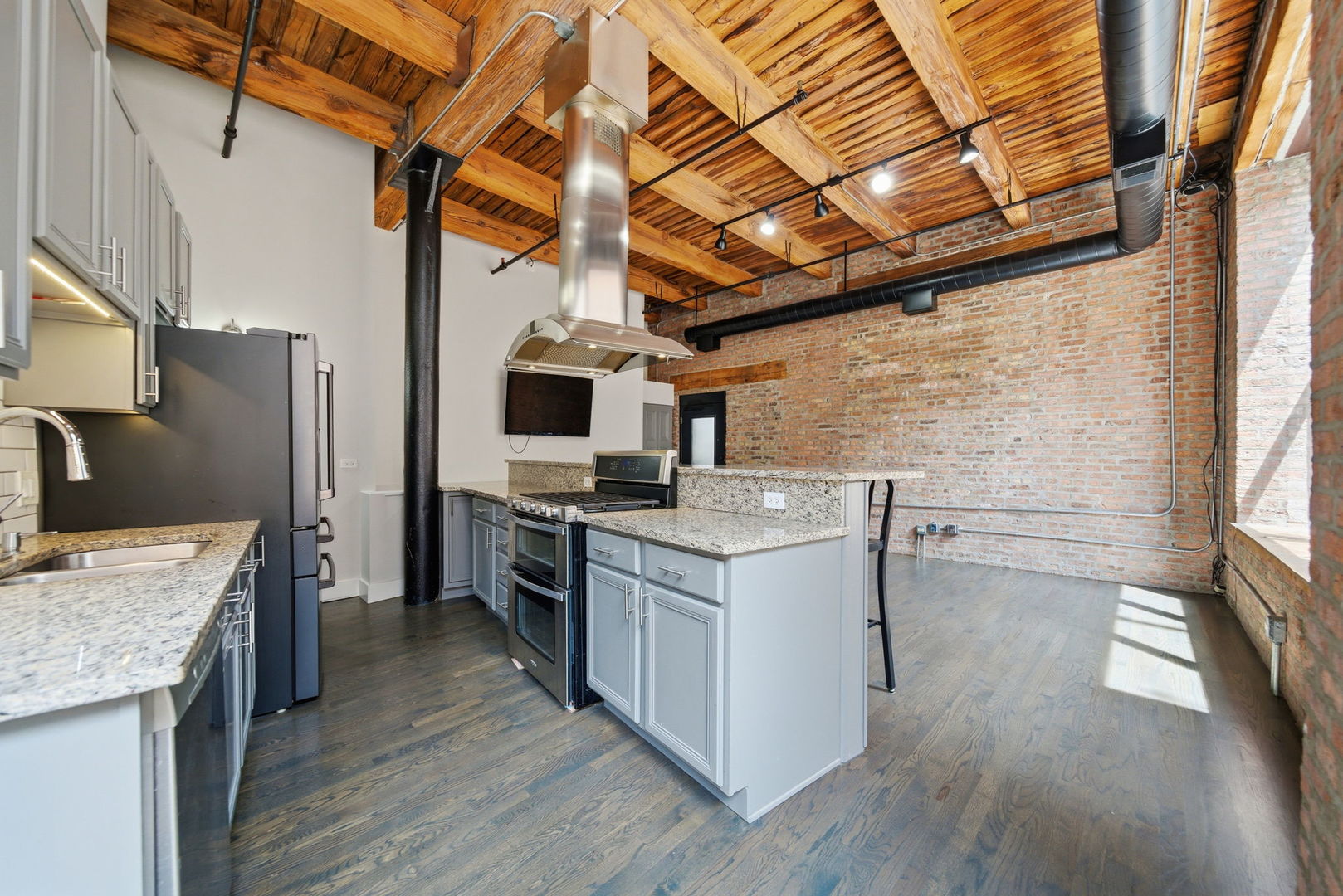 331 S Peoria Street Unit: 107