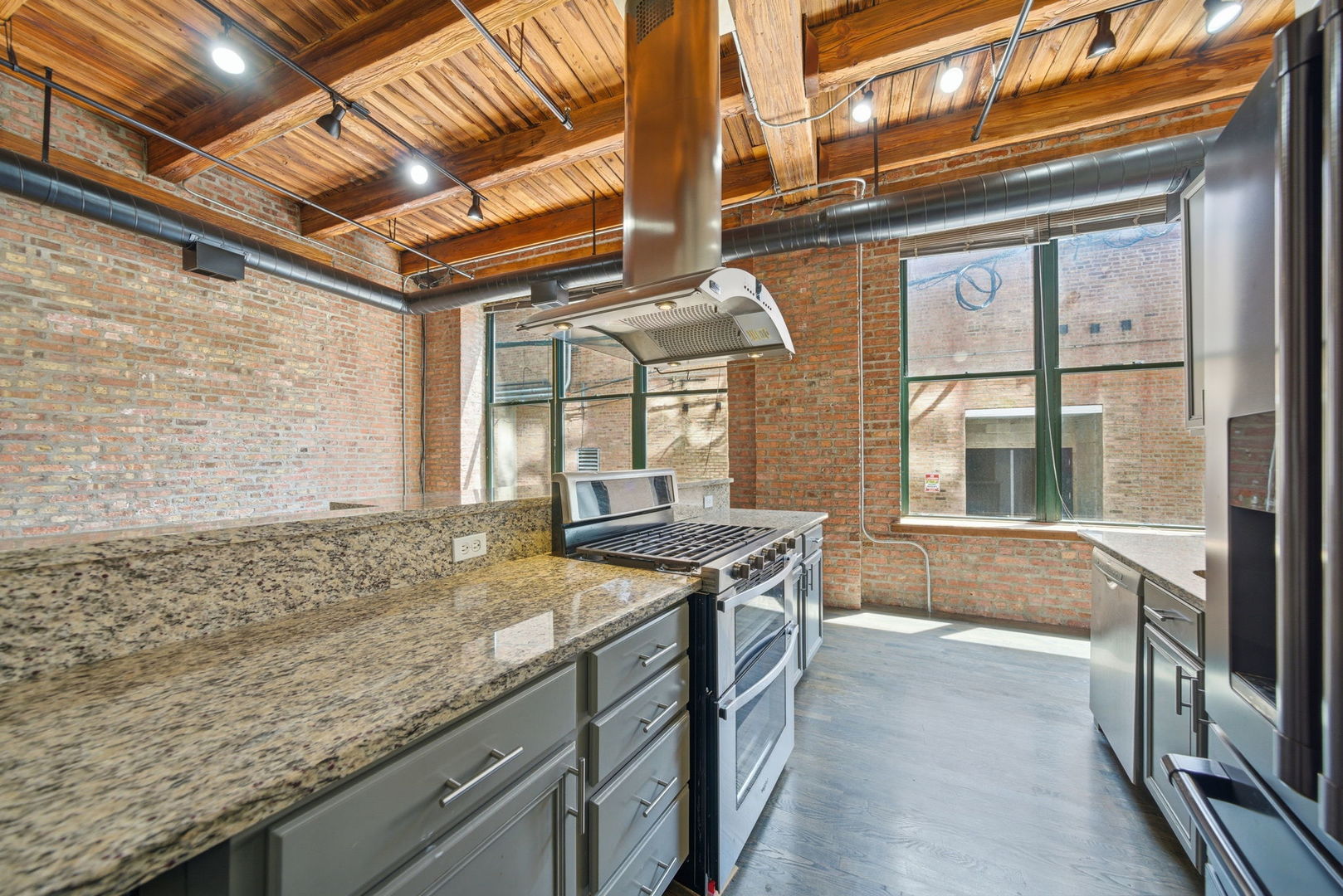 331 S Peoria Street Unit: 107