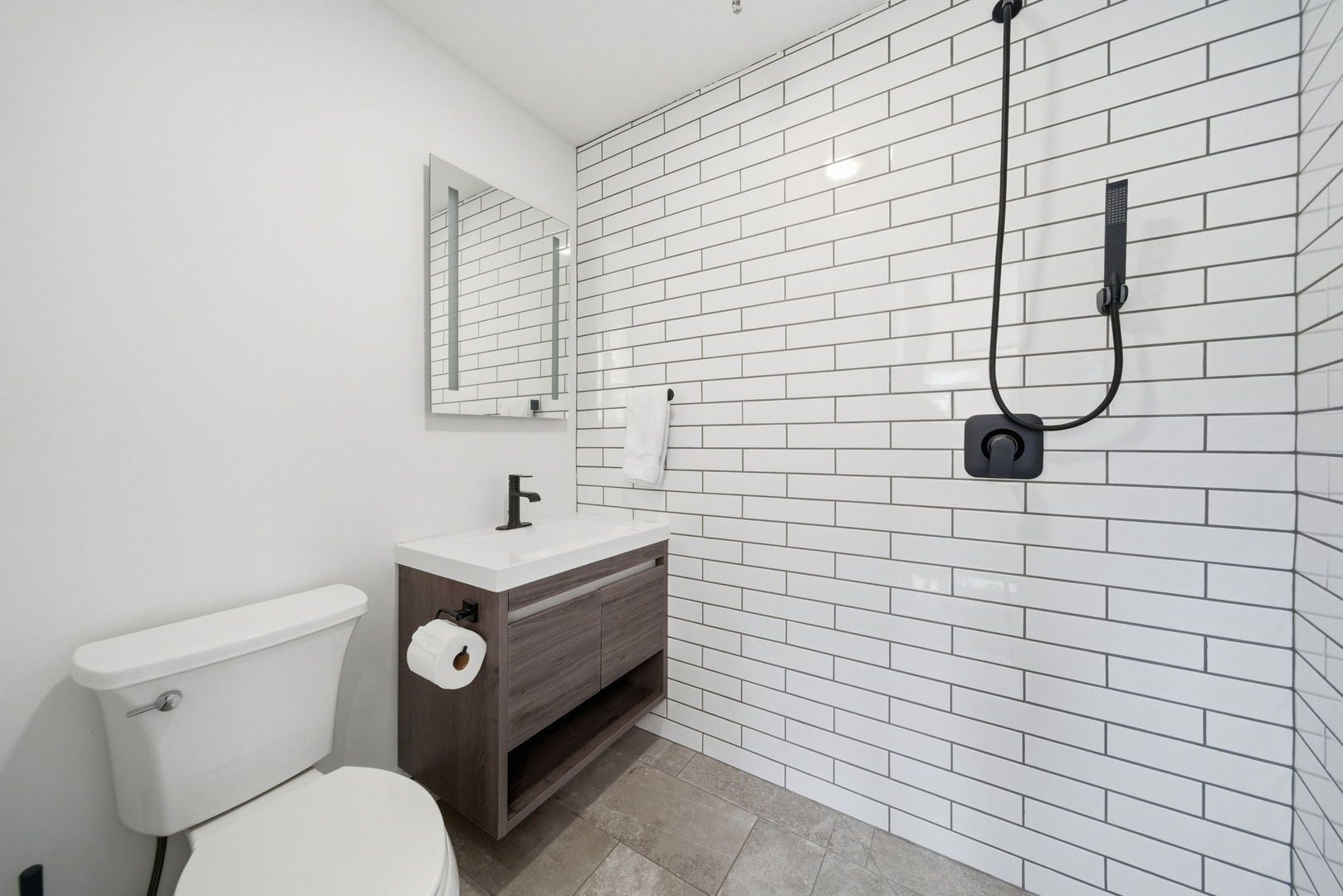 331 S Peoria Street Unit: 107