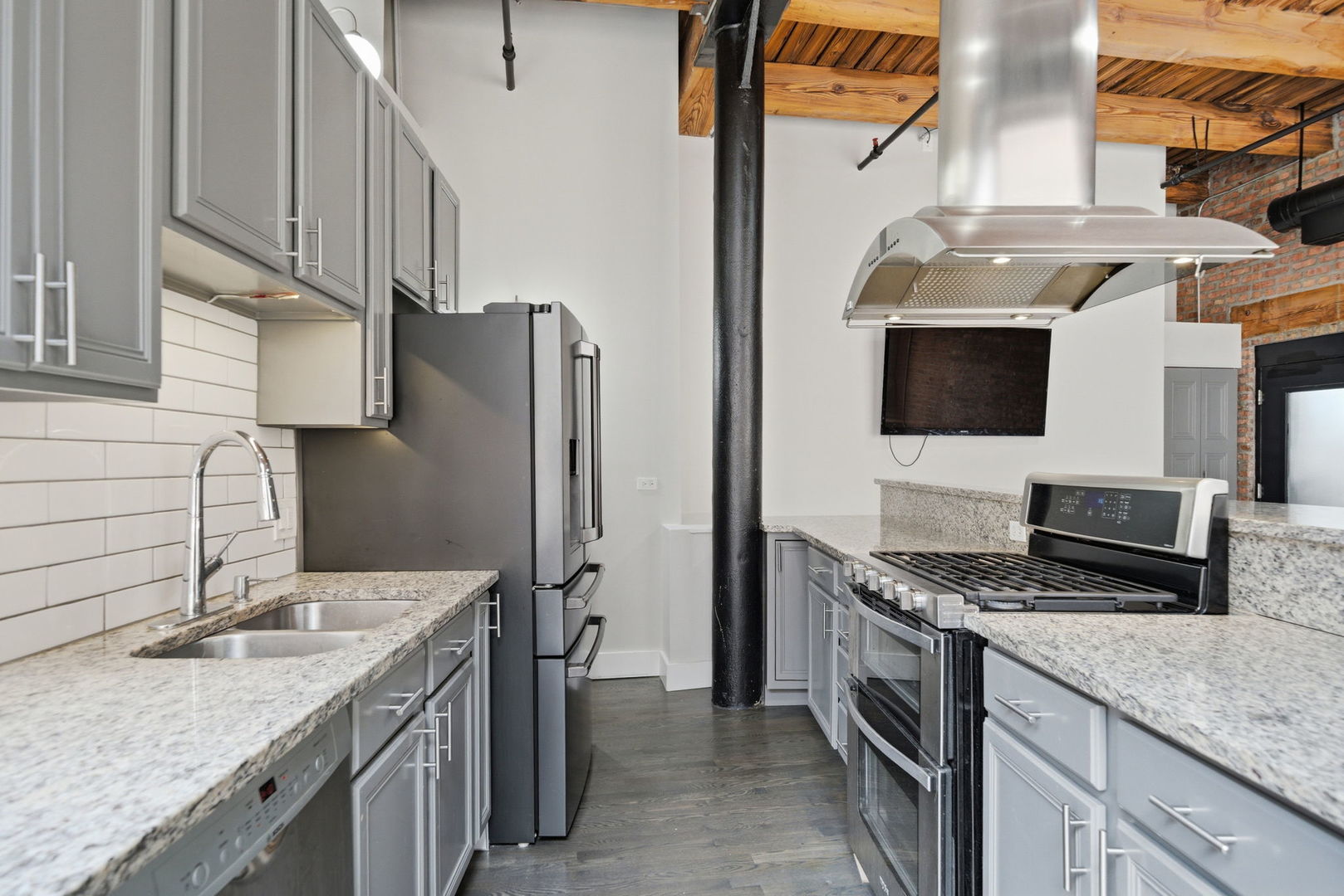 331 S Peoria Street Unit: 107