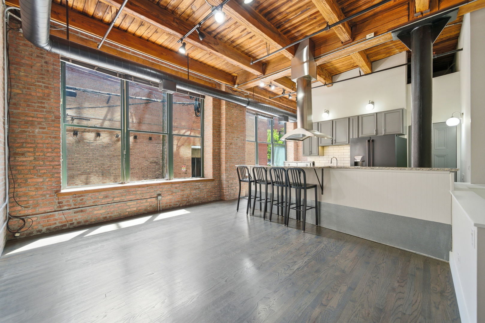 331 S Peoria Street Unit: 107