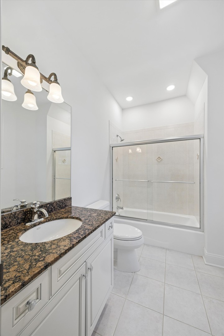 417 W 9th Street