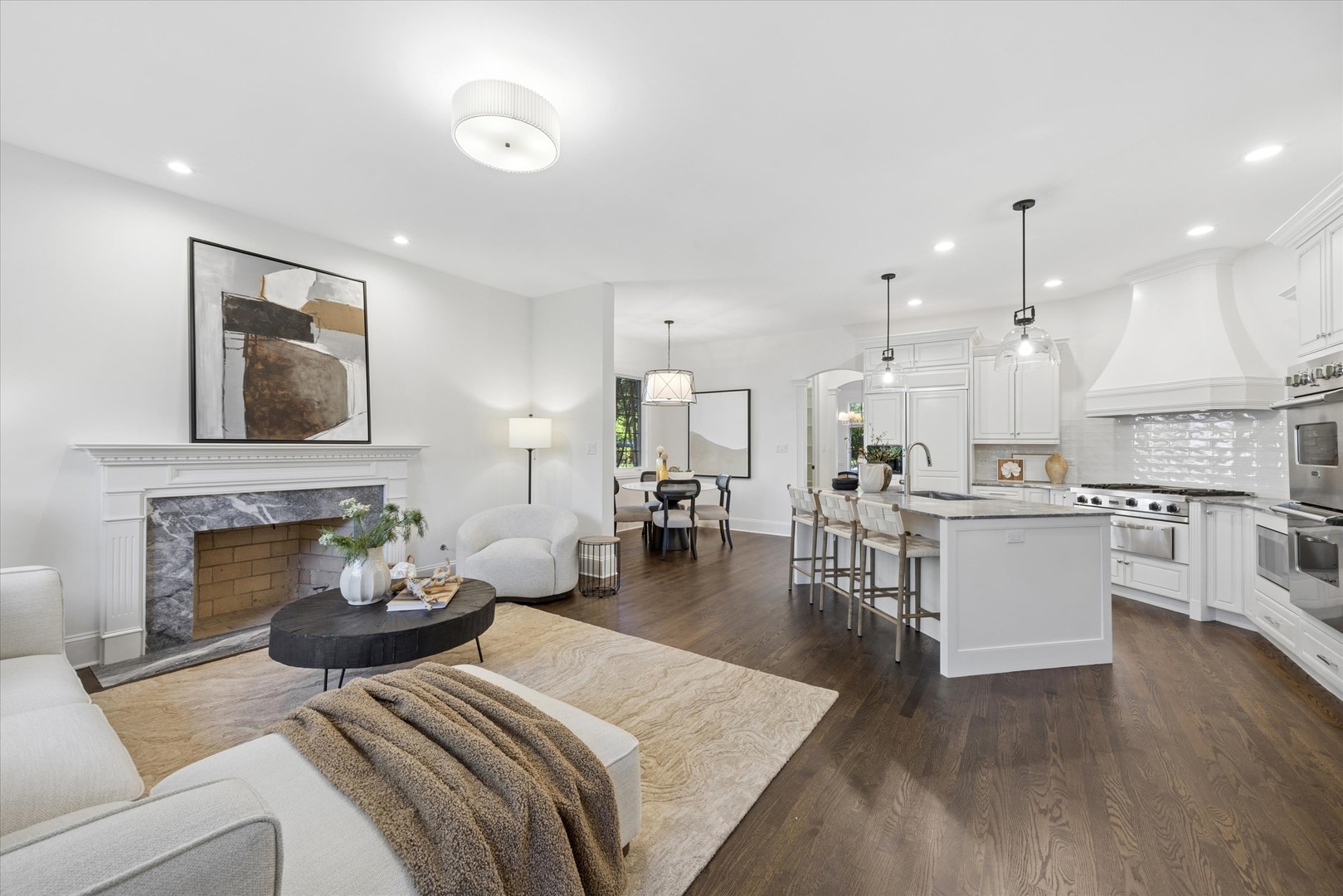 417 W 9th Street