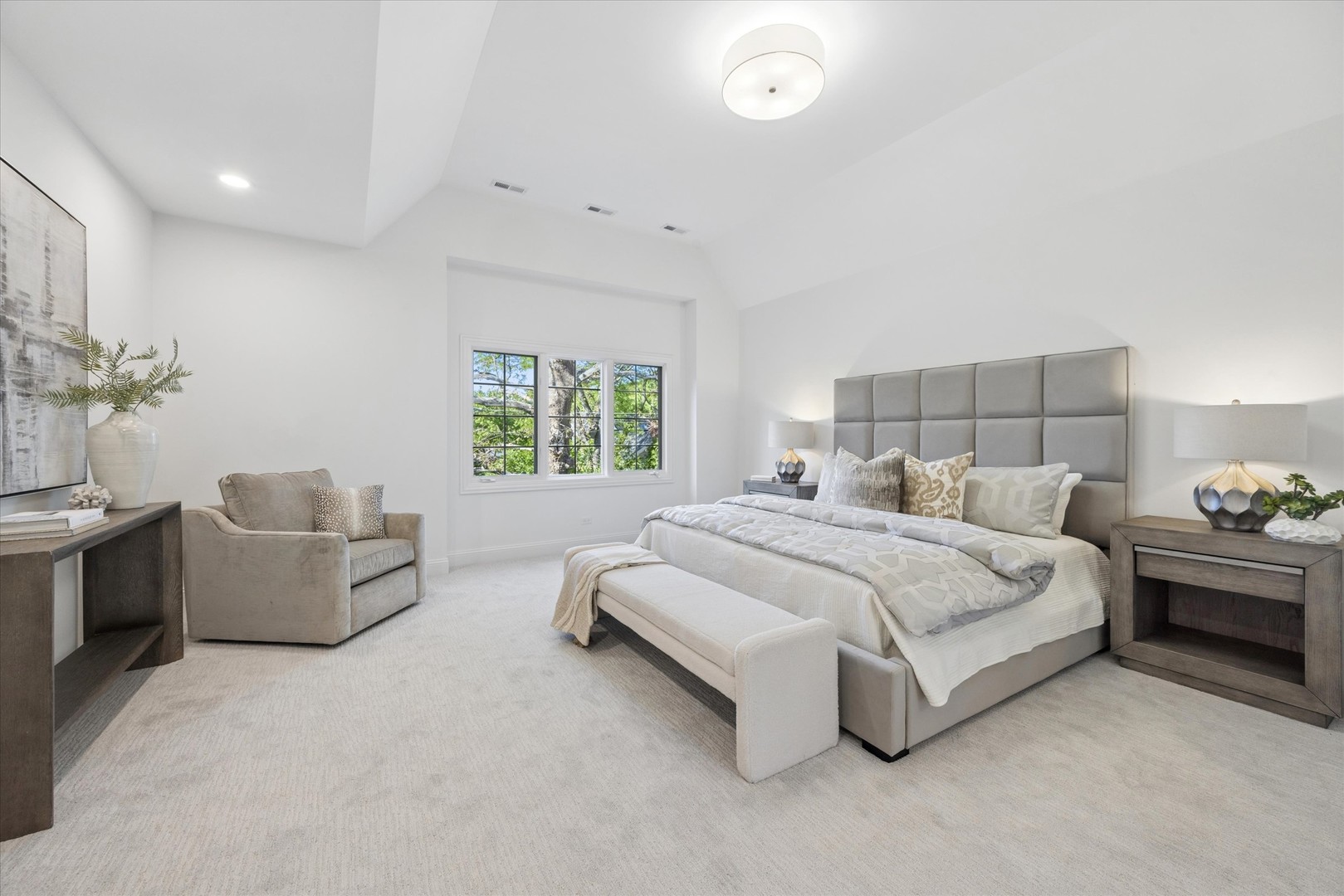 417 W 9th Street