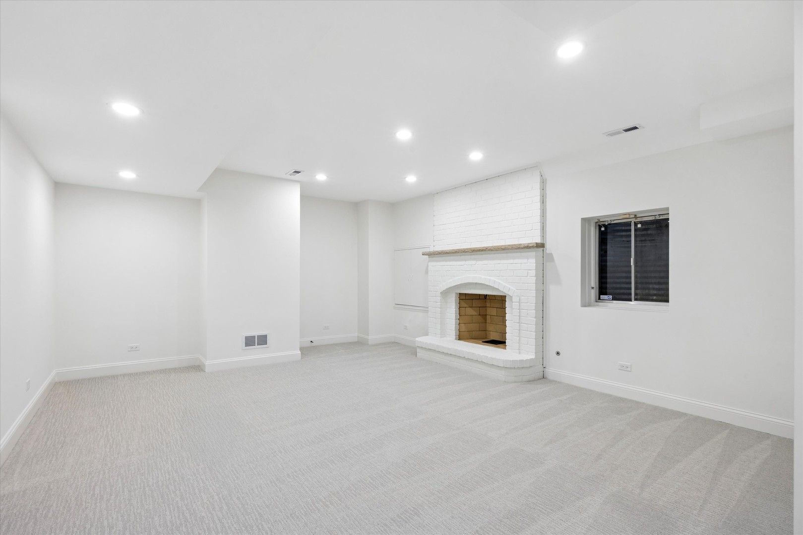 417 W 9th Street
