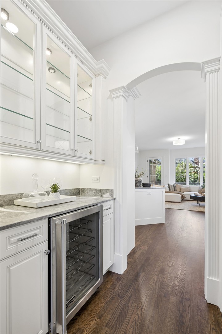 417 W 9th Street