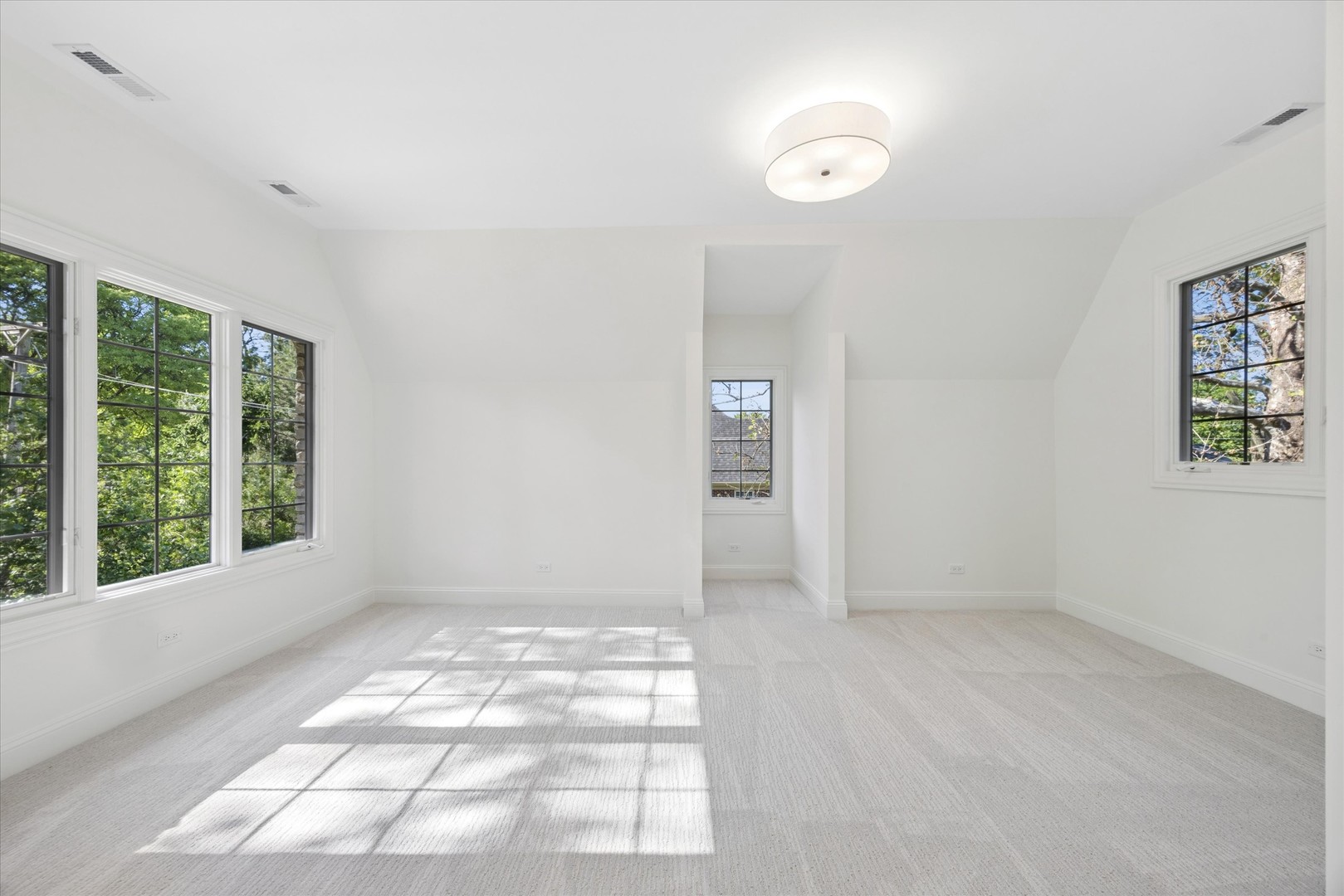 417 W 9th Street