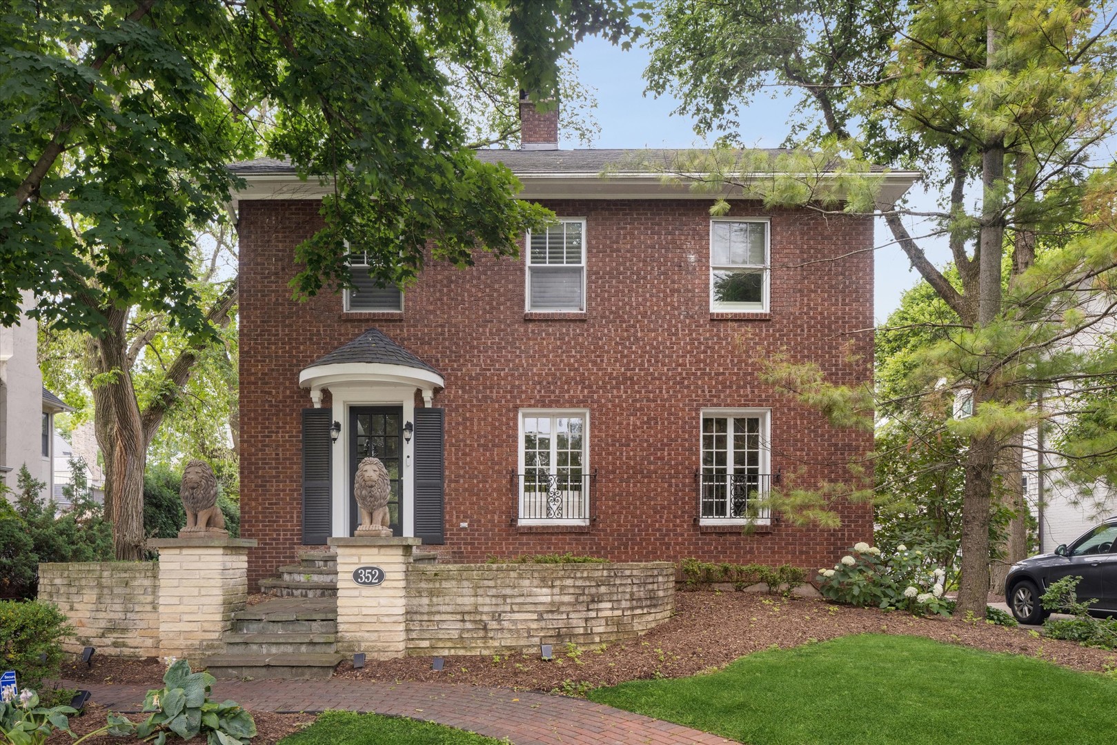 352 RAVINE Road