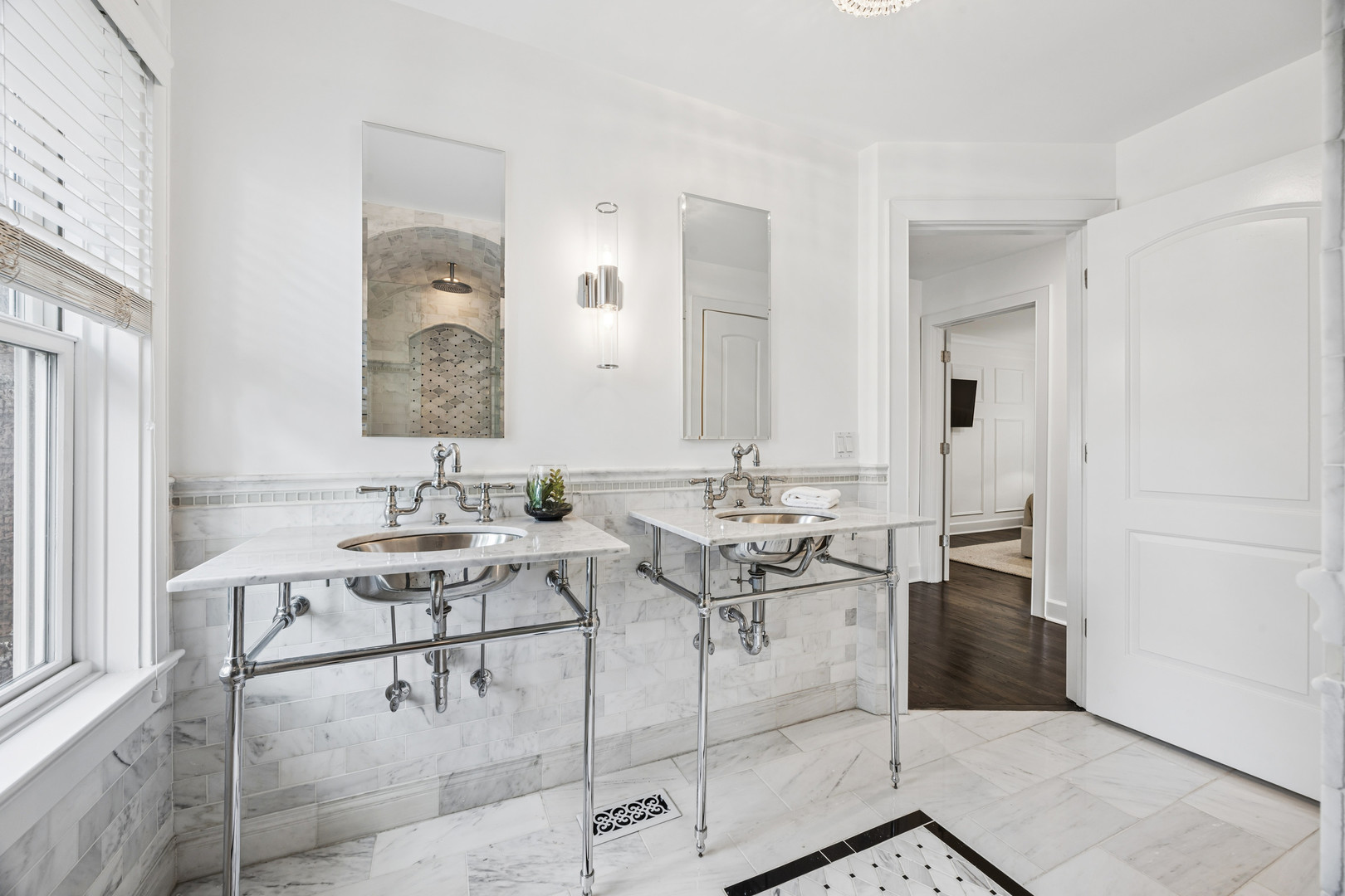 352 RAVINE Road