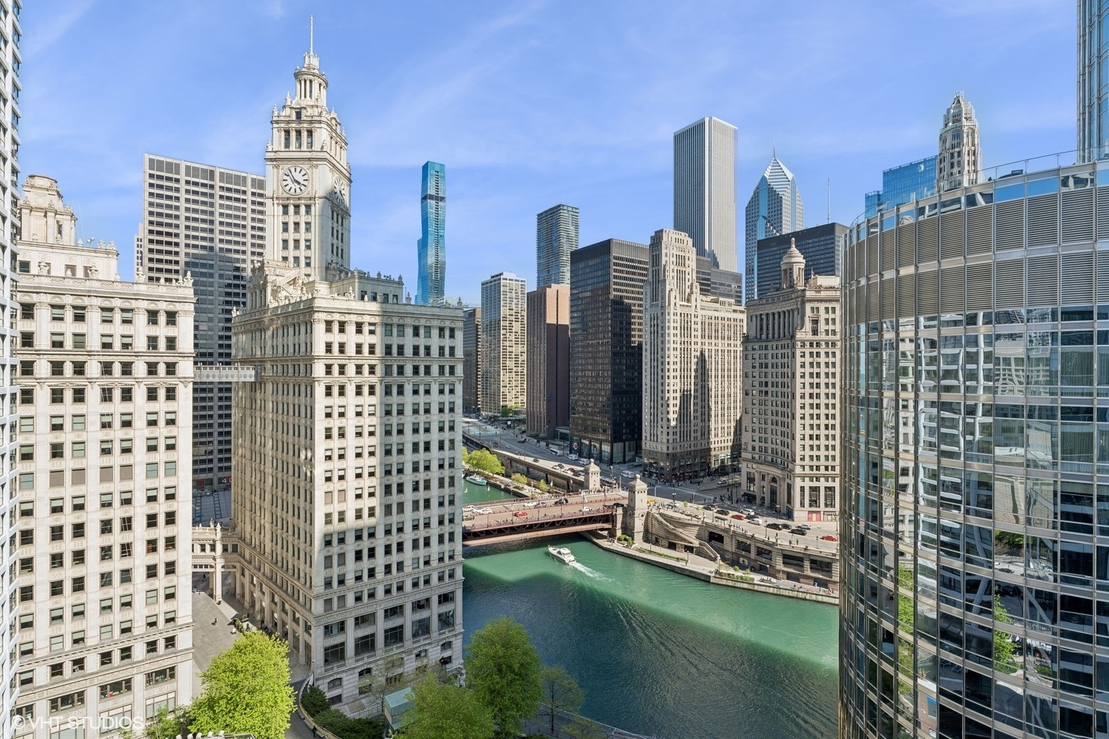 403 N Wabash Street Unit: 15B