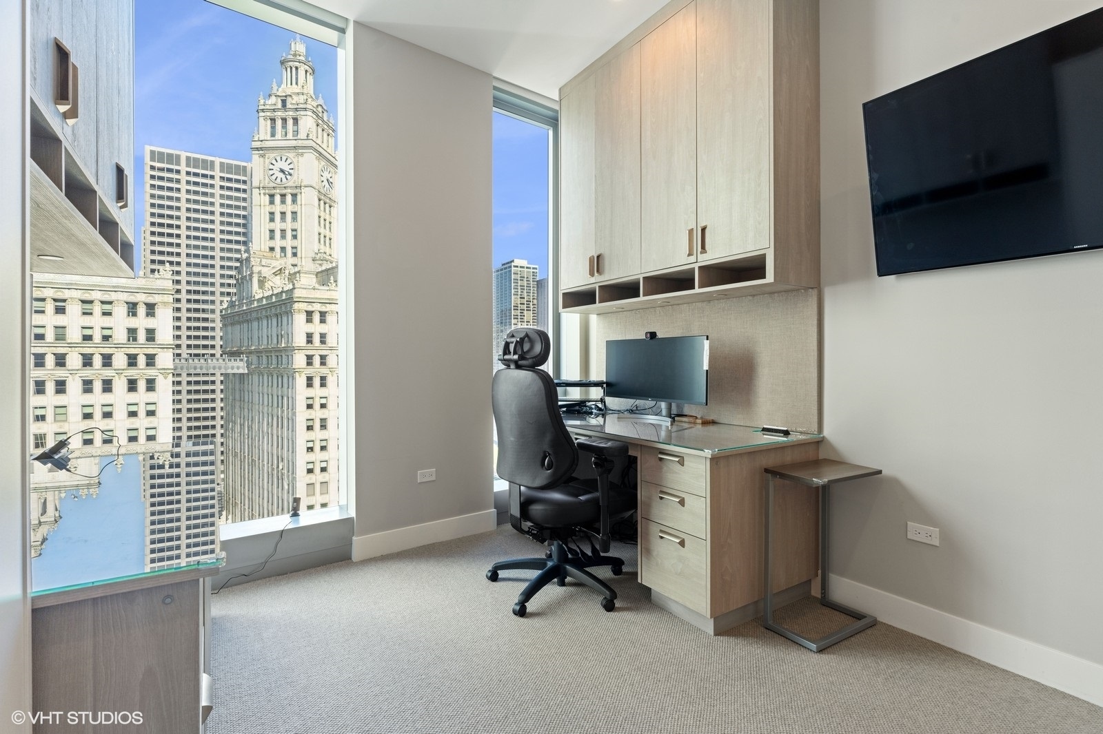 403 N Wabash Street Unit: 15B