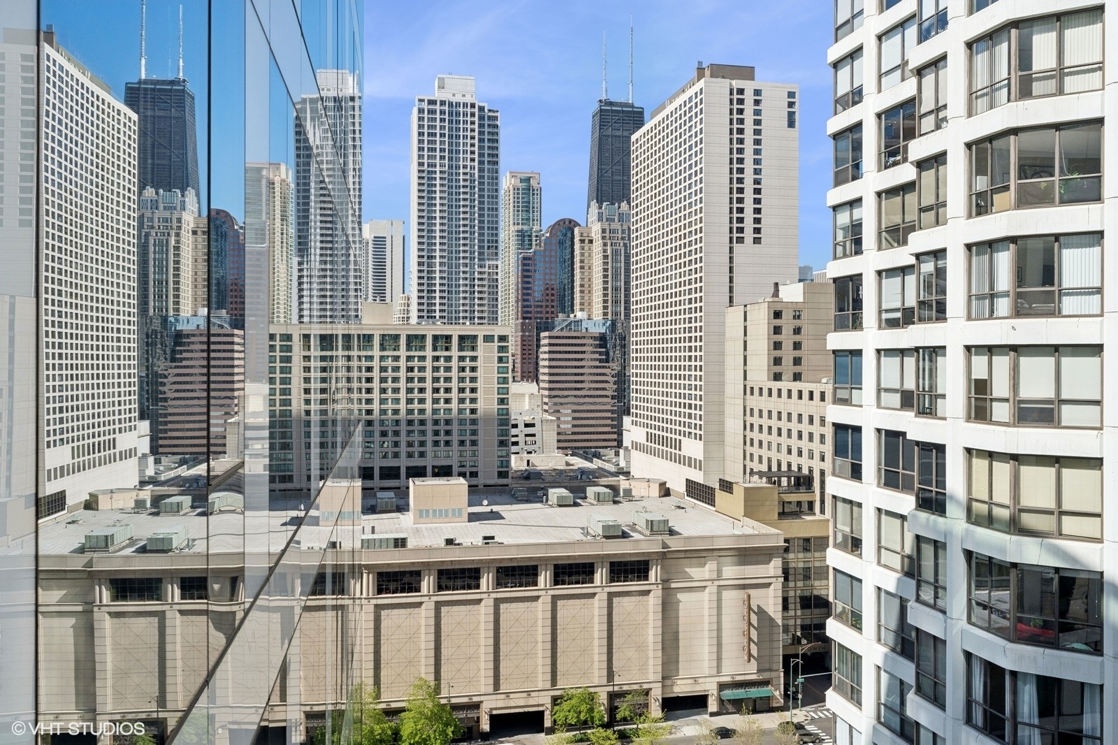 403 N Wabash Street Unit: 15B