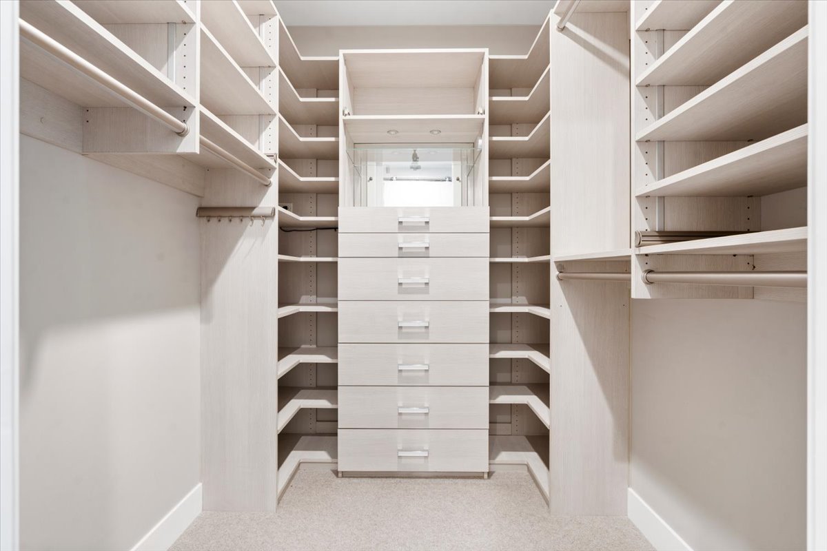 403 N Wabash Street Unit: 15B