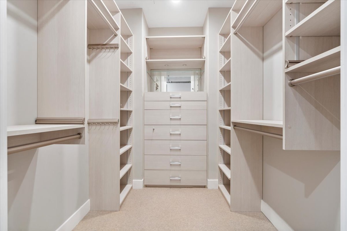 403 N Wabash Street Unit: 15B