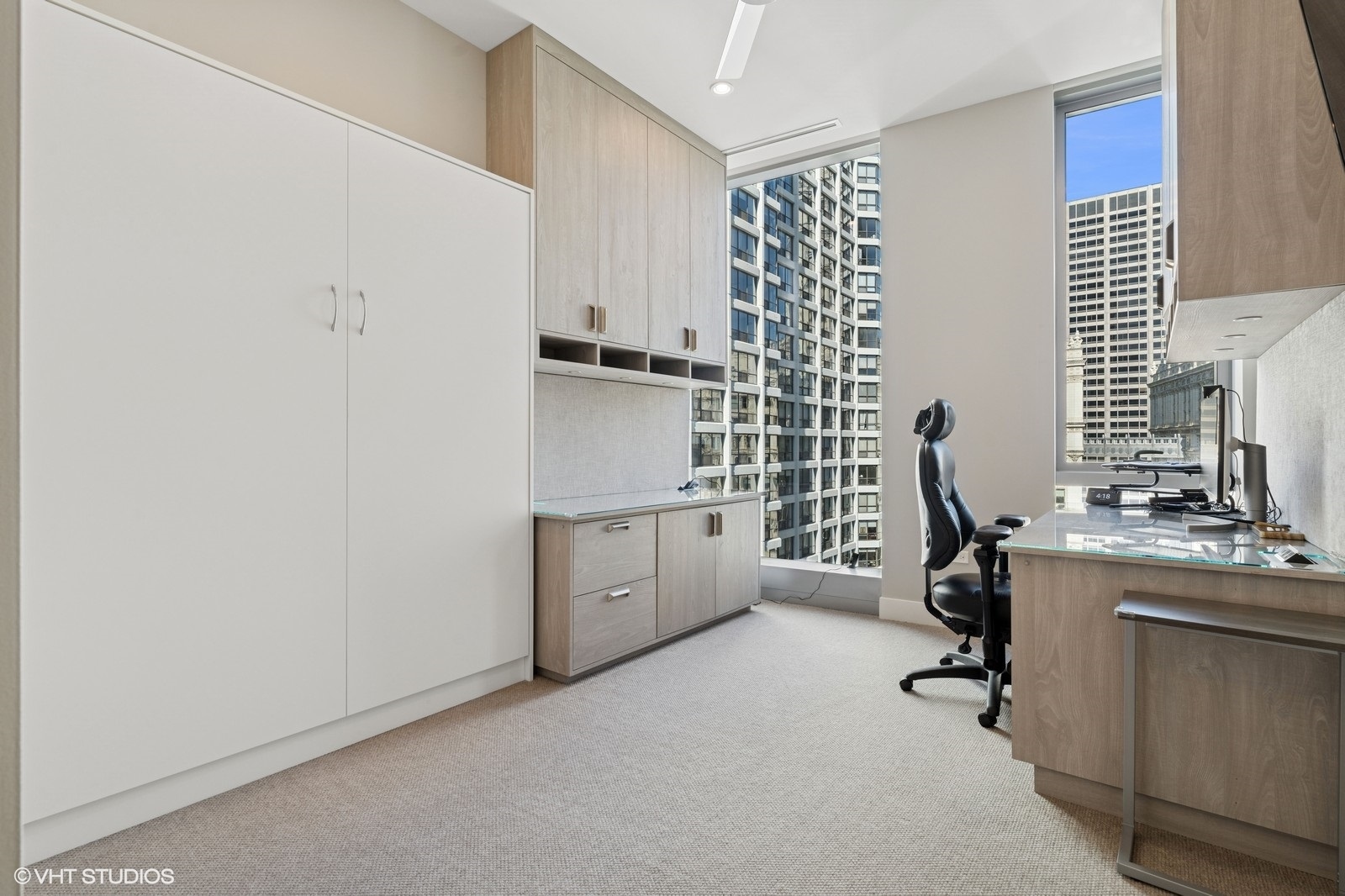403 N Wabash Street Unit: 15B