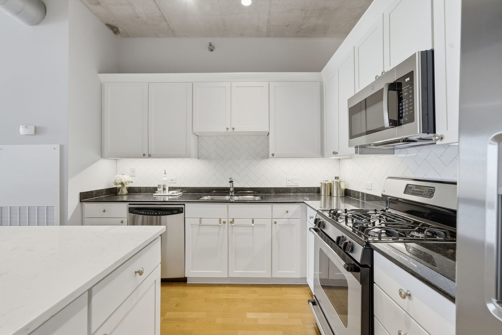 720 N Larrabee Street Unit: 1509
