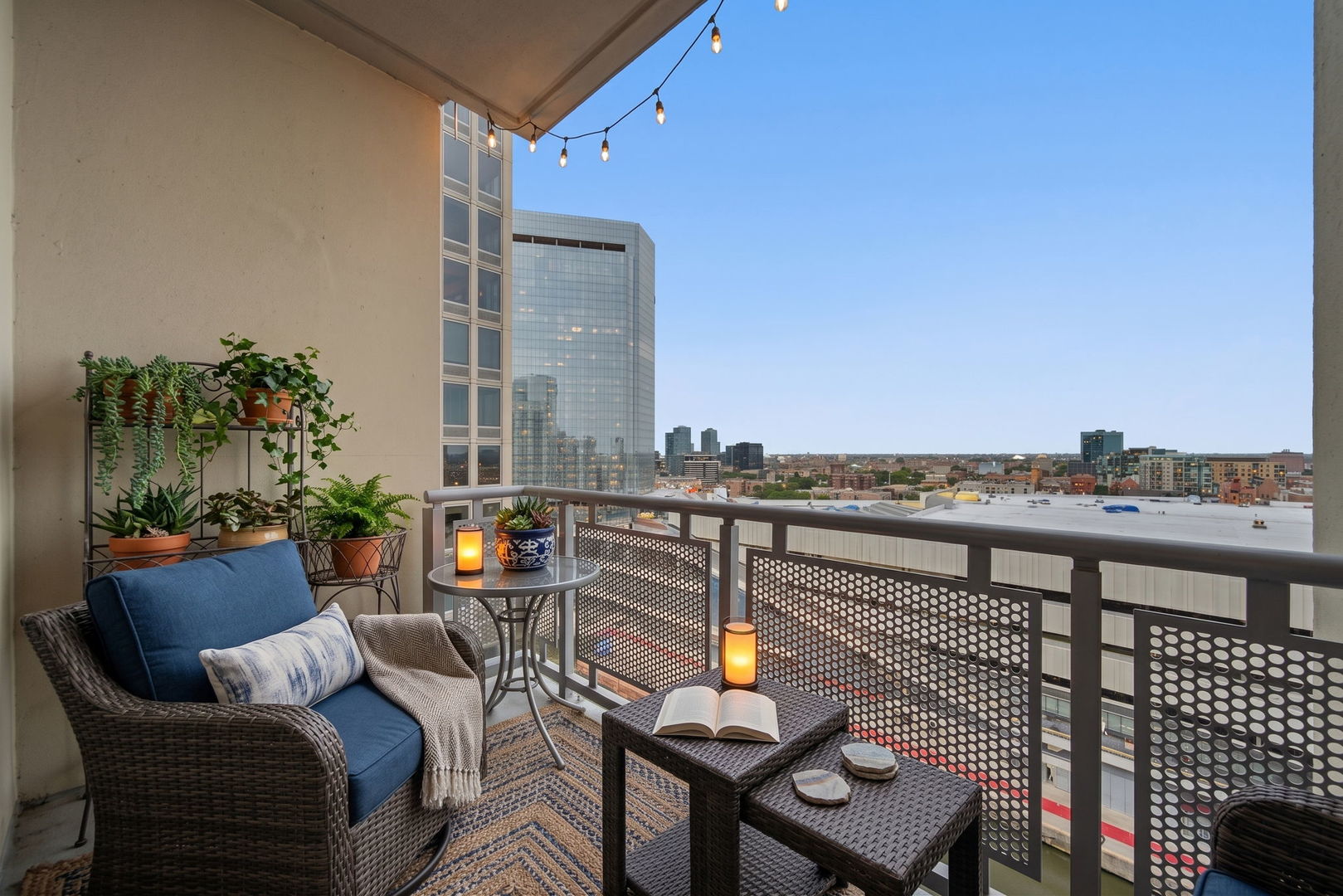 720 N Larrabee Street Unit: 1509